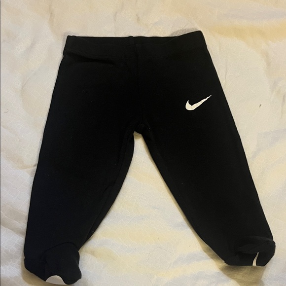 Nike Infant Set - White and Black - Picture 2 of 7